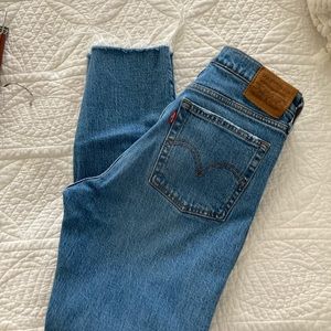 Levi’s Wedgie Jeans size 28